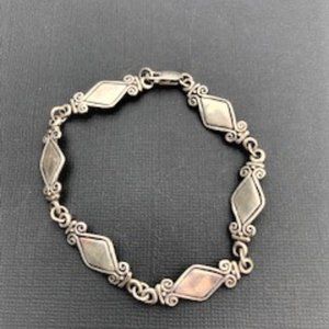 ⬇️Hand Crafted Genuine Silver Bracelet